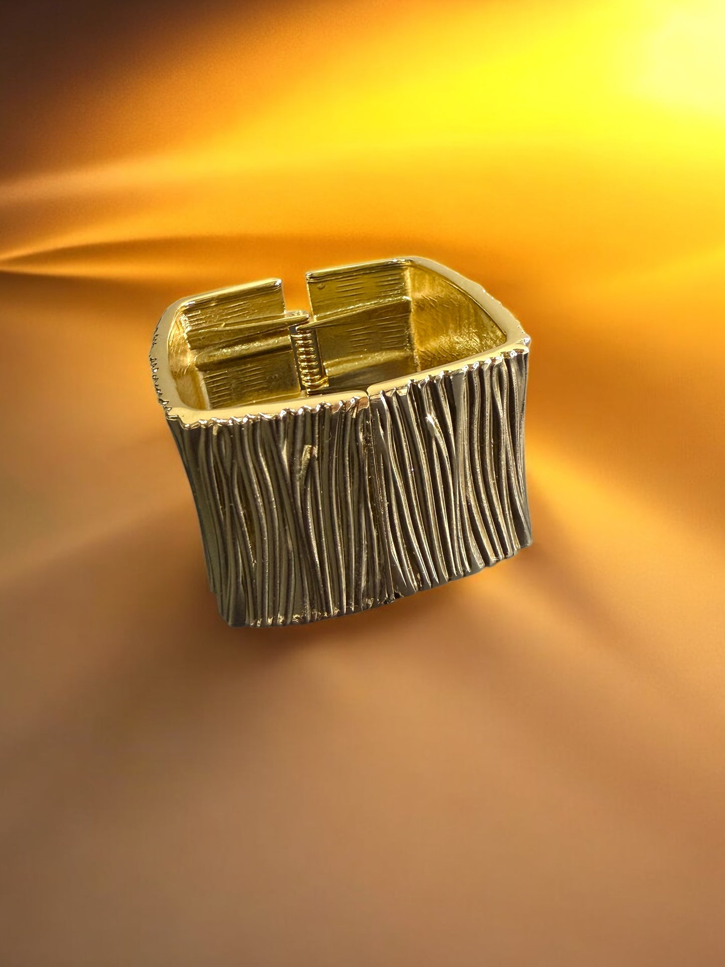 The Regal Wave Cuff
