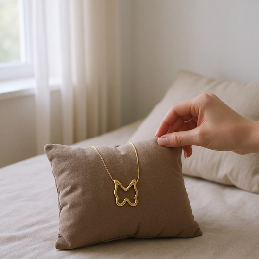 Golden Outline Butterfly – Anti-Tarnish Minimal Necklace