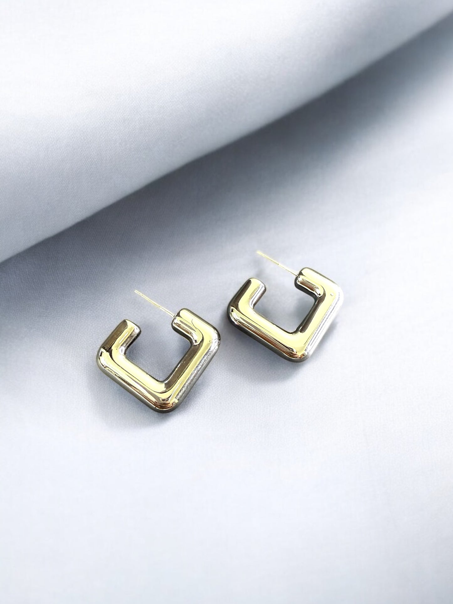 Bold Square Hoops