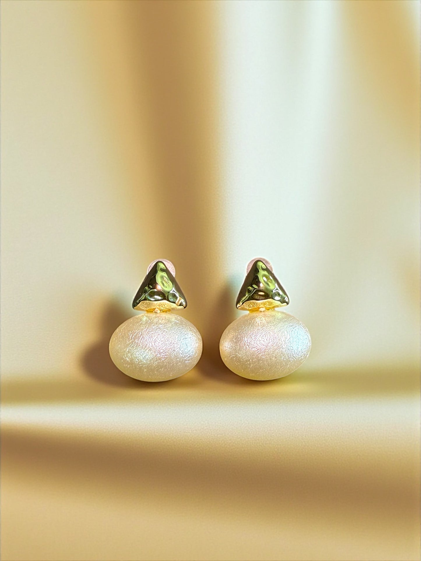 Gleam Drop Pearl Earrings